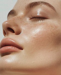 Top 10 Natural Moisturizers to Combat Dry Skin During Winter